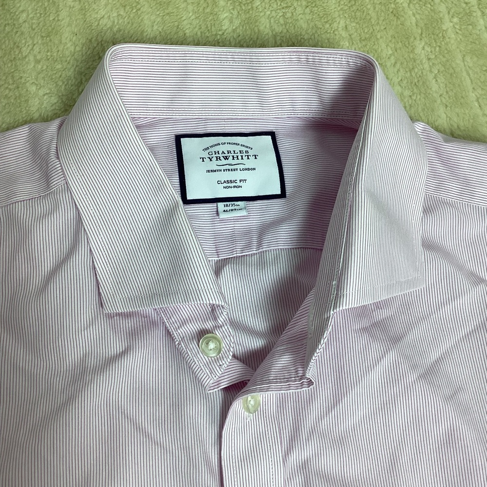 Charles Tyrwhitt Men’s Classic Fit Non Iron Dress Shirt